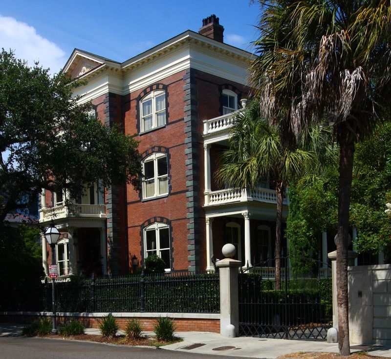 Calhoun Mansion