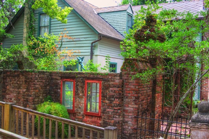 Dow Museum of Historic Houses