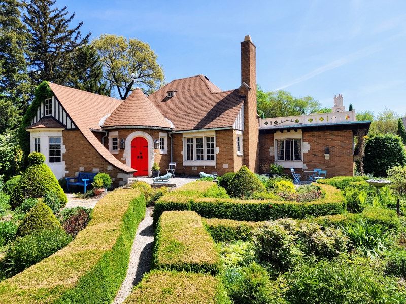 Weber House and Garden