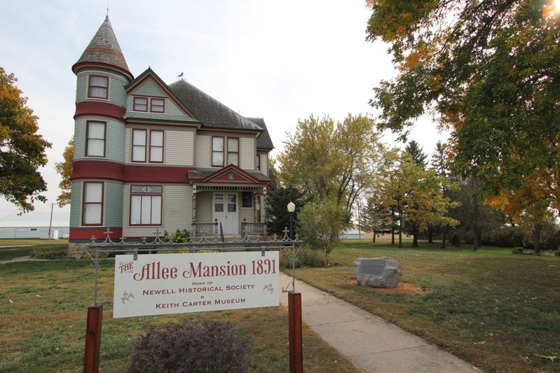Allee Mansion