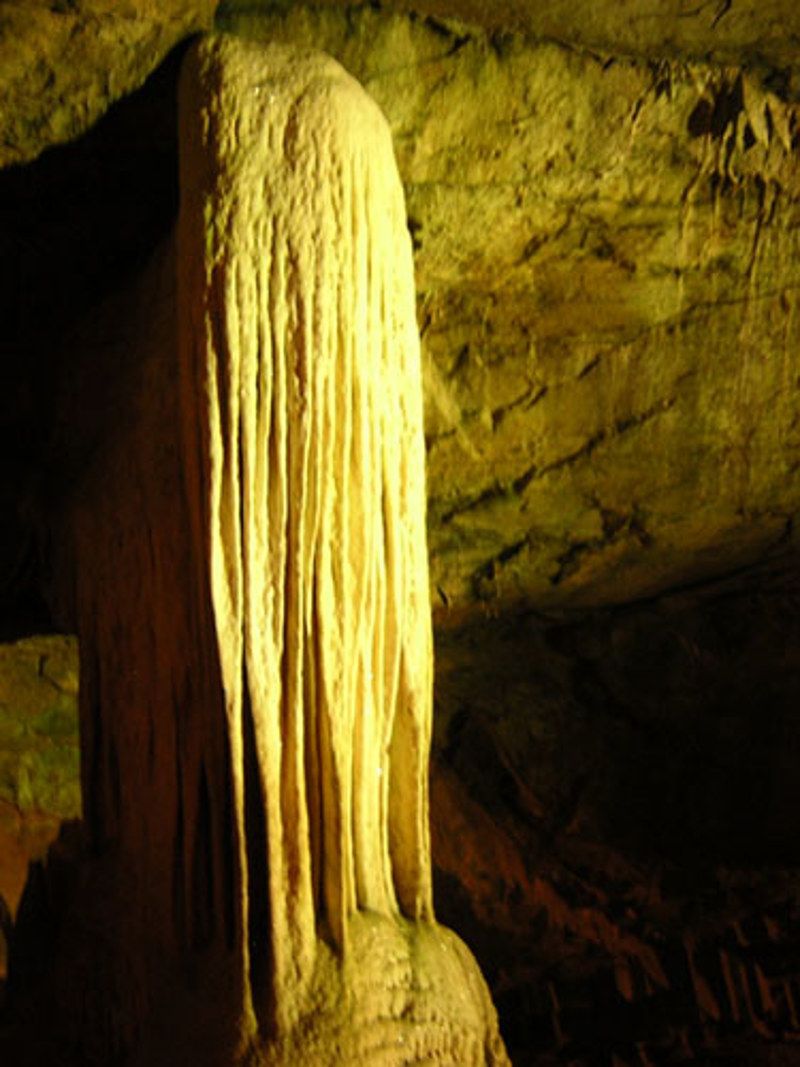 Lost World Caverns