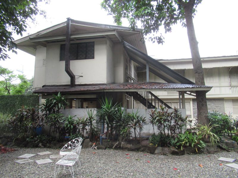 Verandah-Curlee House