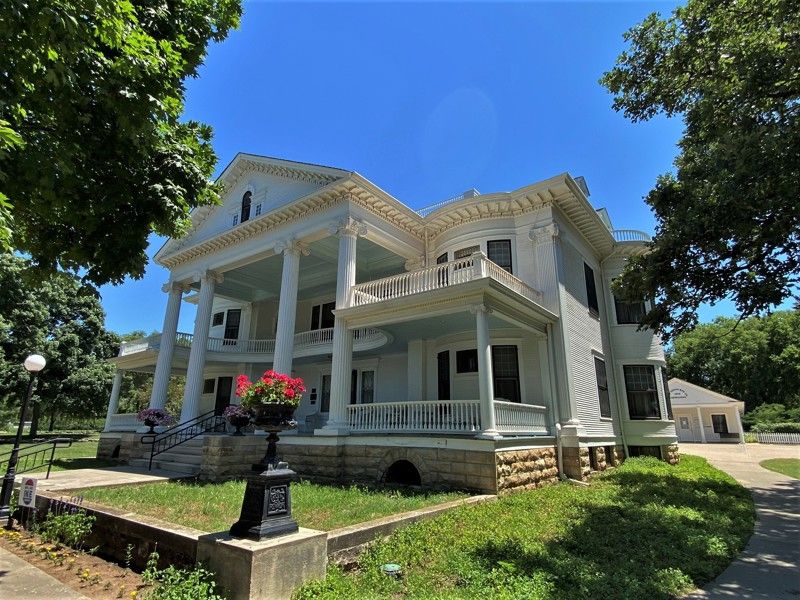 Seelye Mansion