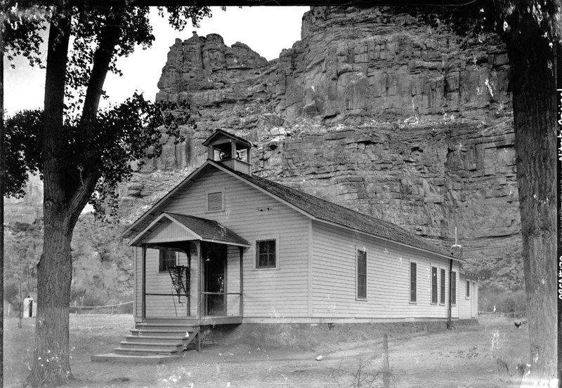 Cliffs Schoolhouse