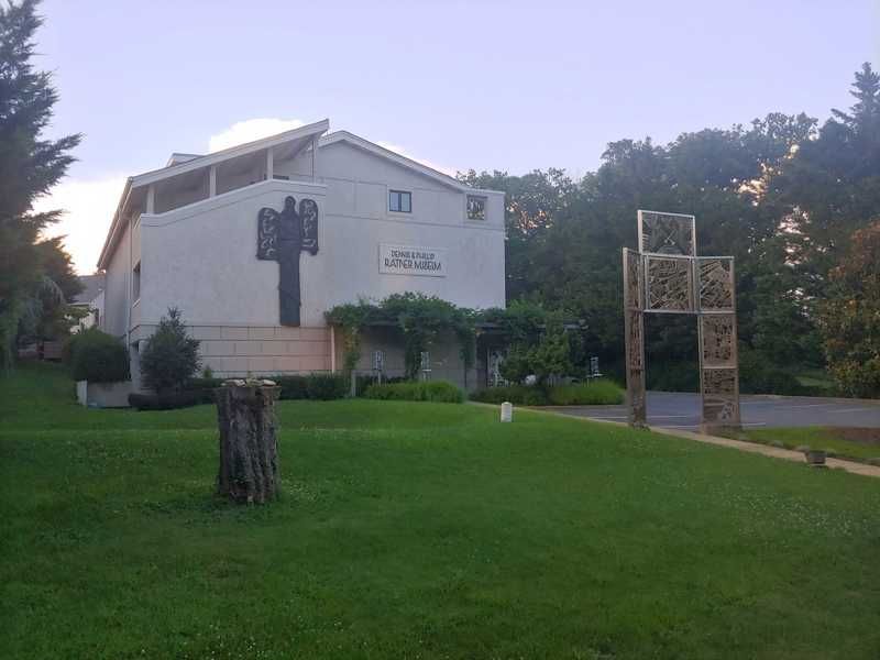 Ratner Museum