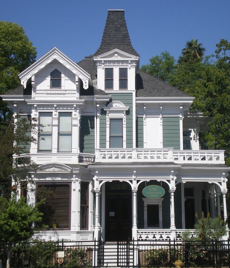J. E. Reeves Victorian Home & Carriage House Museum