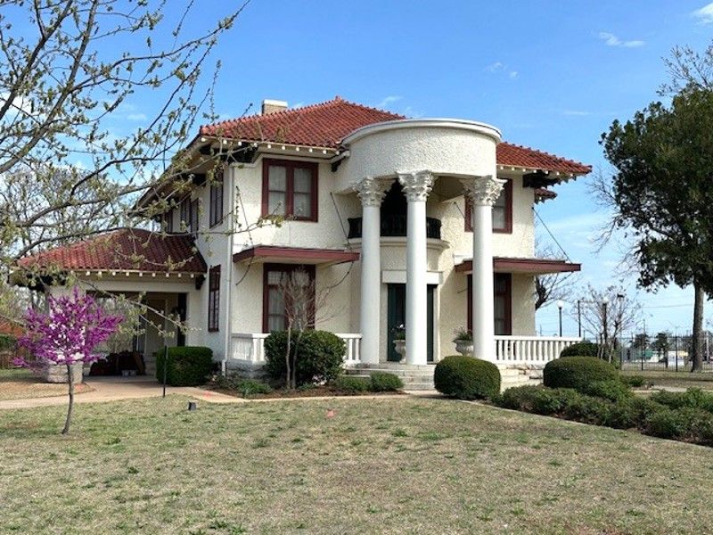 Mattie Beal House
