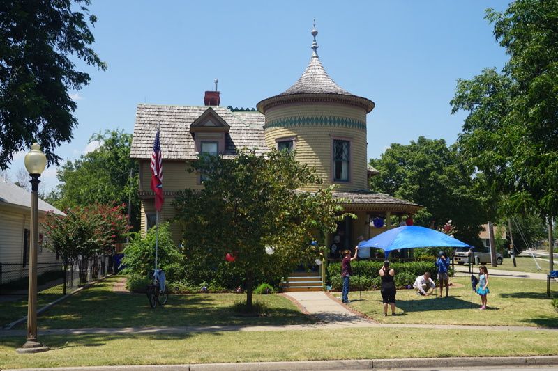 Moore-Lindsay House Historical Museum