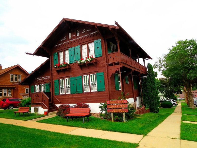 Chalet of the Golden Fleece