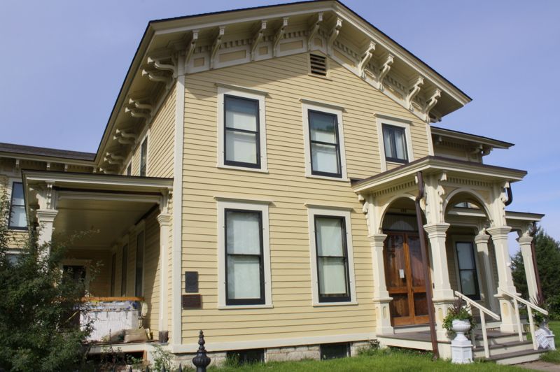 Hixon House