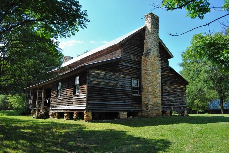 Fort Hollingsworth-White House